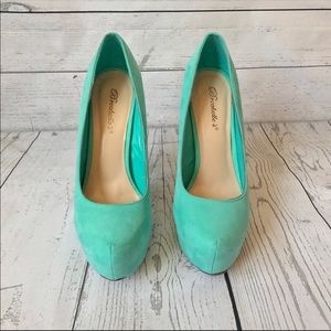 Breckelle's Mint Marisa Pumps